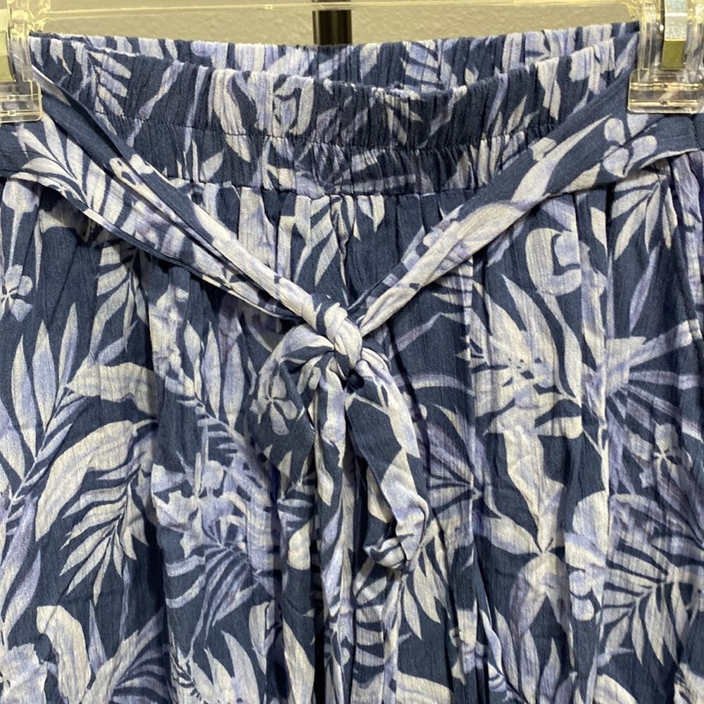 Blue B shorts - Picture 3 of 4